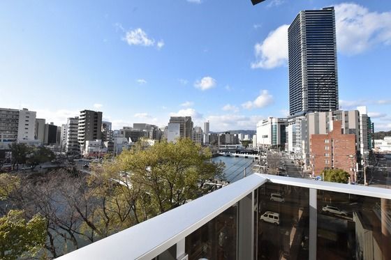 �y���]�z�@