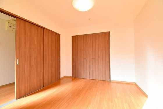 �y�����E���r���O�z�@