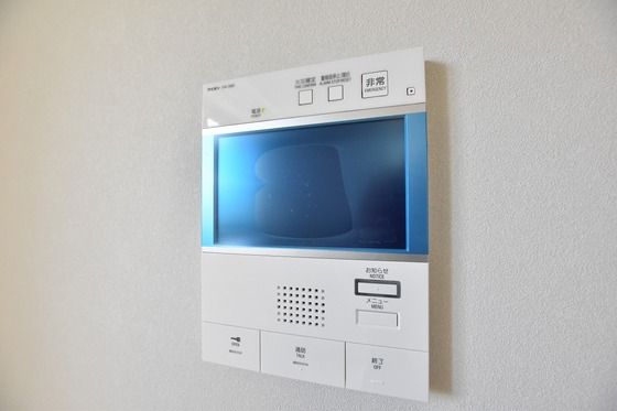 �y�Z�L�����e�B�z�@