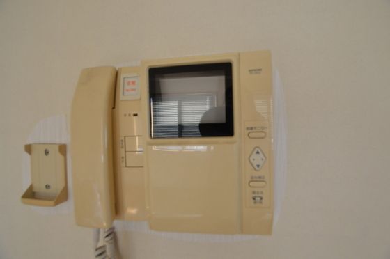 �y�Z�L�����e�B�z�@