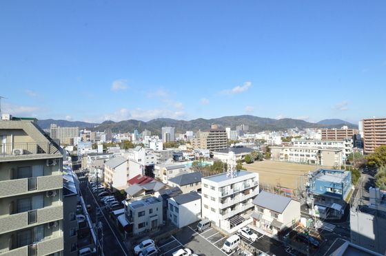 �y���]�z�@