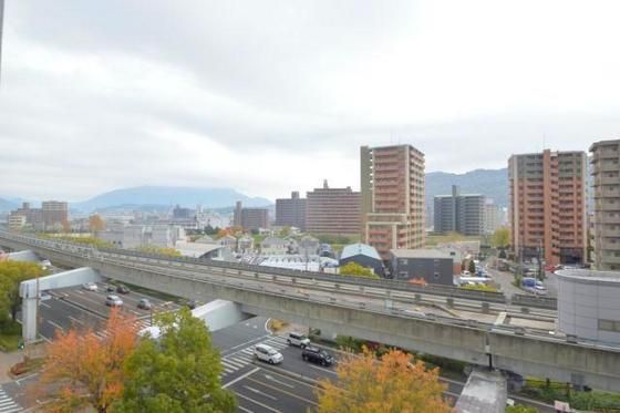 �y���]�z�@