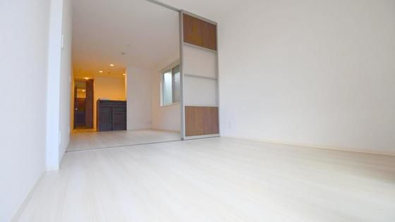 �y�����E���r���O�z�@