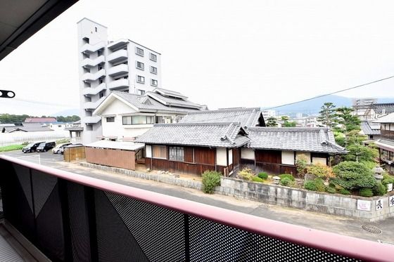 �y���]�z�@