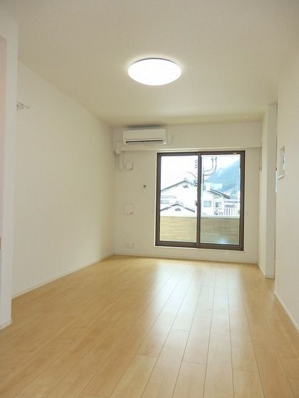 �y�����E���r���O�z�@