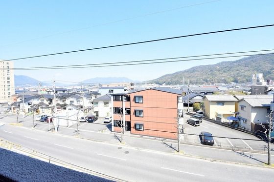 �y���]�z�@