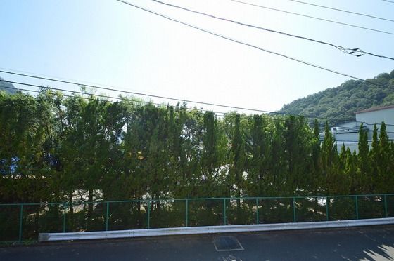 �y���]�z�@