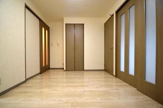 �y�����E���r���O�z�@