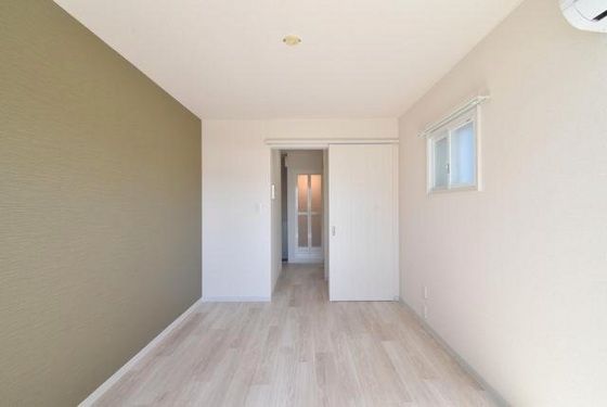 �y�����E���r���O�z�@