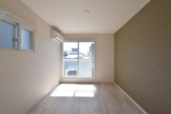 �y�����E���r���O�z�@