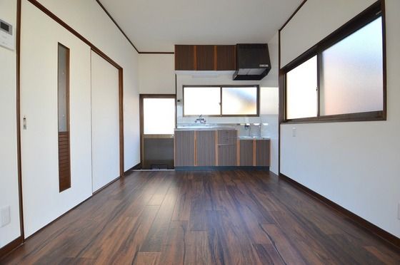 �y�����E���r���O�z�@