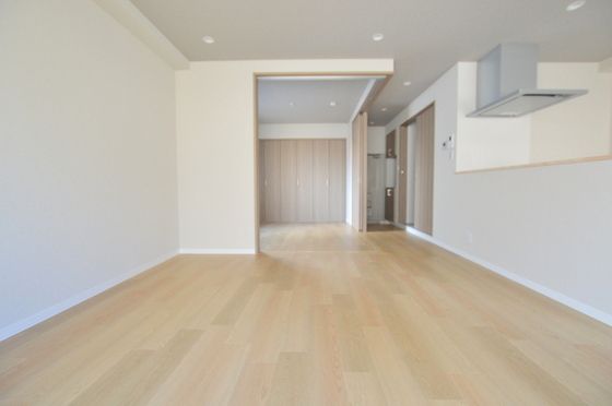 �y�����E���r���O�z�@