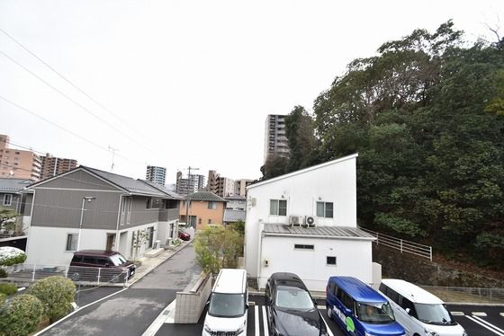 �y���]�z�@