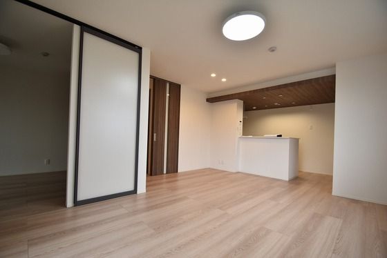 �y�����E���r���O�z�@