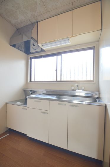 �y�L�b�`���z�@