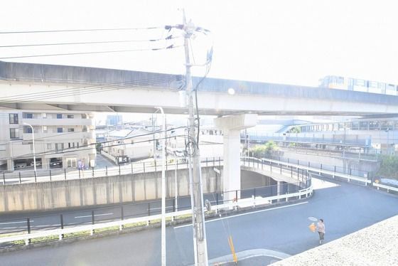 �y���]�z�@