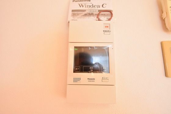 �y�Z�L�����e�B�z�@