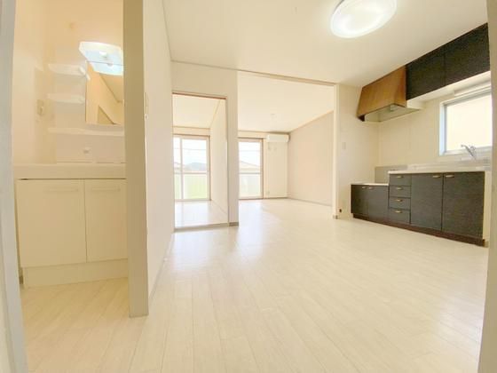 �y�����E���r���O�z�@