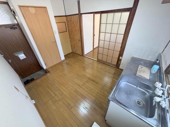 �y�����E���r���O�z�@