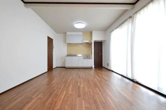 �y�����E���r���O�z�@