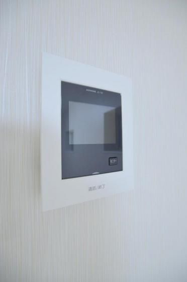 �y�Z�L�����e�B�z�@