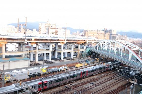 �y���]�z�@