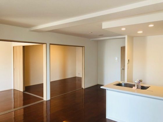 �y�����E���r���O�z�@