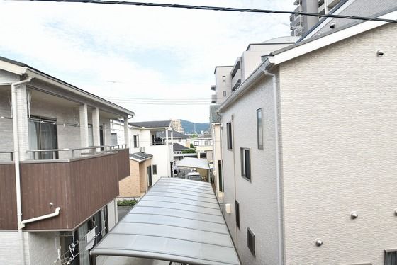 �y���]�z�@