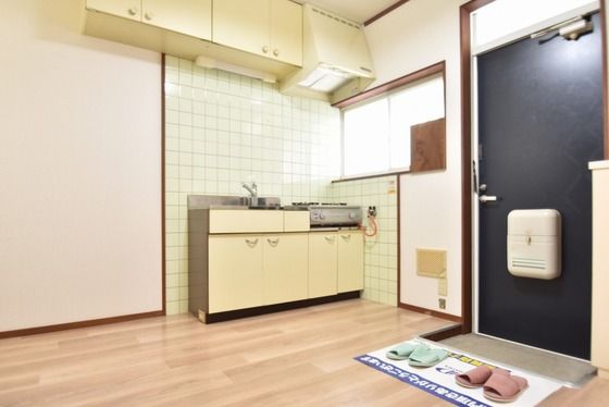 �y�����E���r���O�z�@