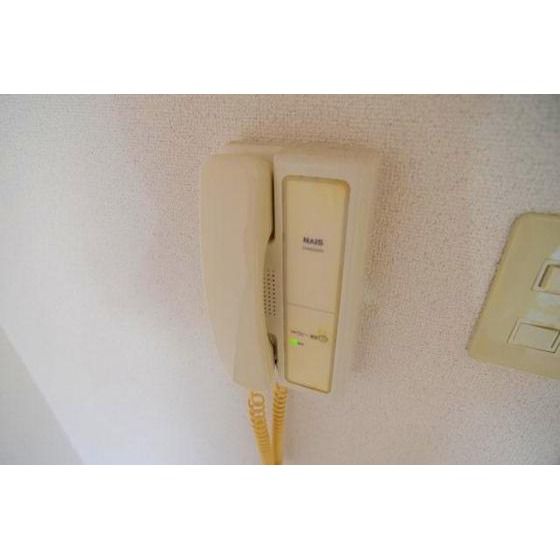 �y�Z�L�����e�B�z�@