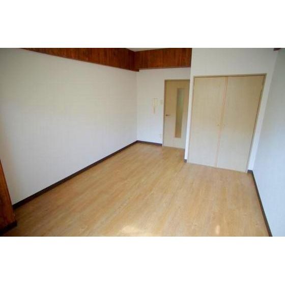 �y�����E���r���O�z�@