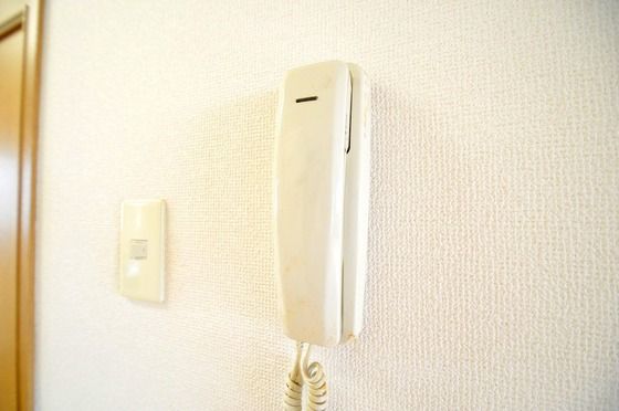 �y�Z�L�����e�B�z�@