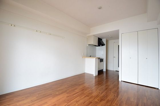 �y�����E���r���O�z�@