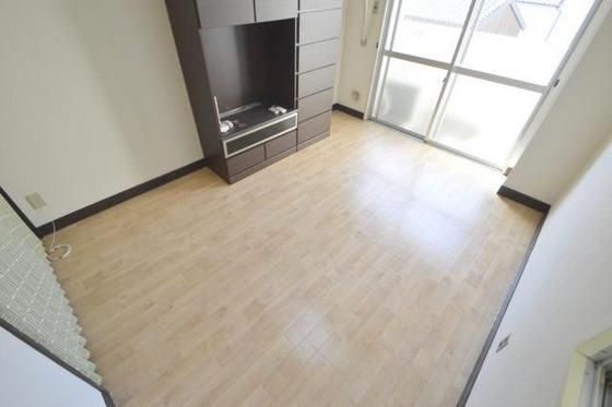 �y�����E���r���O�z�@