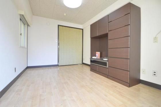 �y�����E���r���O�z�@