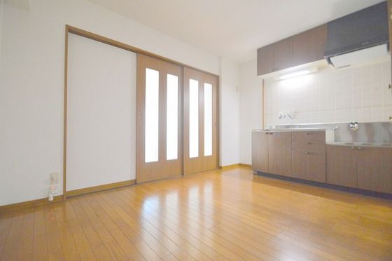 �y�����E���r���O�z�@