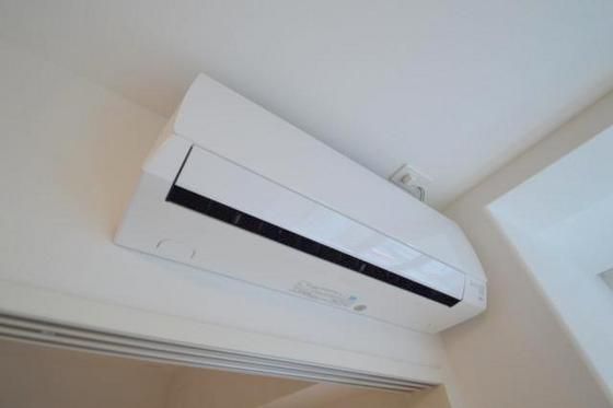 �y���̑��z�@�G�A�R��