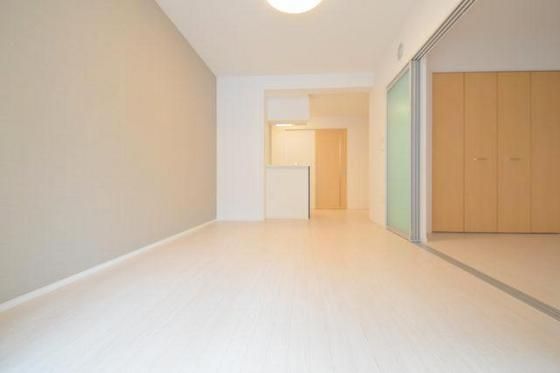 �y�����E���r���O�z�@