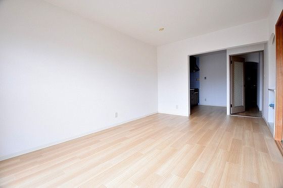 �y�����E���r���O�z�@