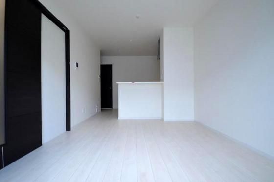 �y�����E���r���O�z�@