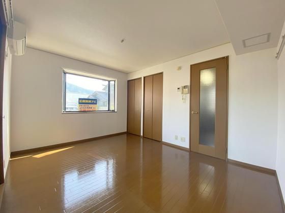 �y�����E���r���O�z�@�m��8��