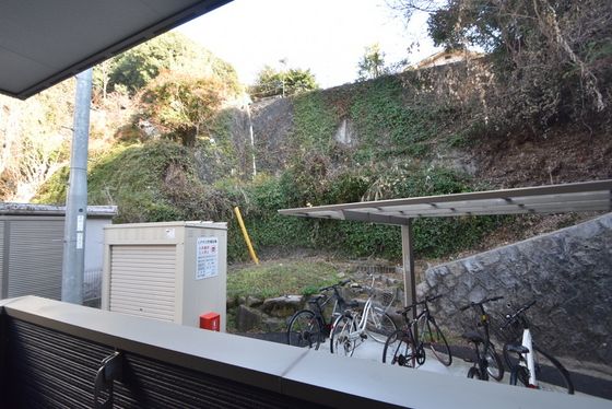 �y���]�z�@