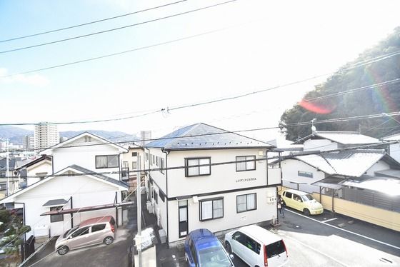 �y���]�z�@