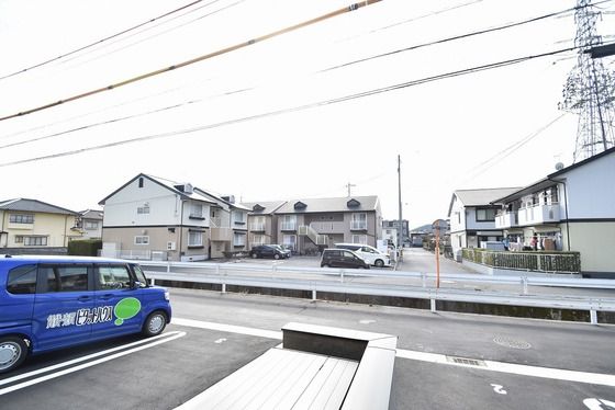 �y���]�z�@