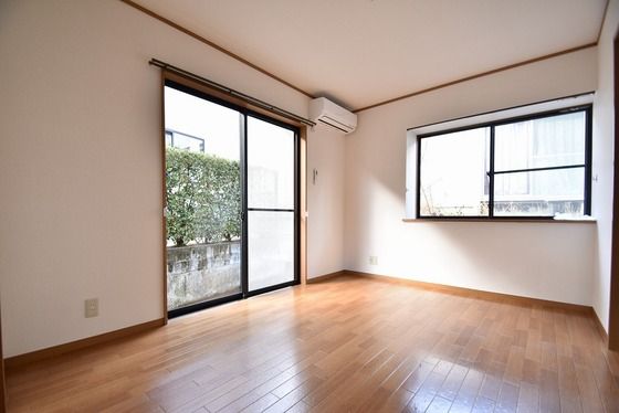 �y�����E���r���O�z�@