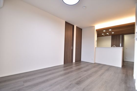 �y�����E���r���O�z�@