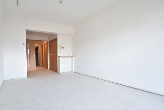 �y�����E���r���O�z�@