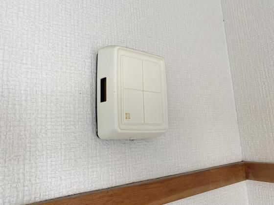 �y�Z�L�����e�B�z�@