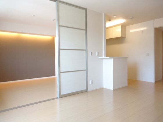 �y�����E���r���O�z�@