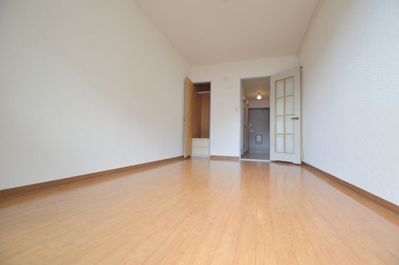 �y�����E���r���O�z�@